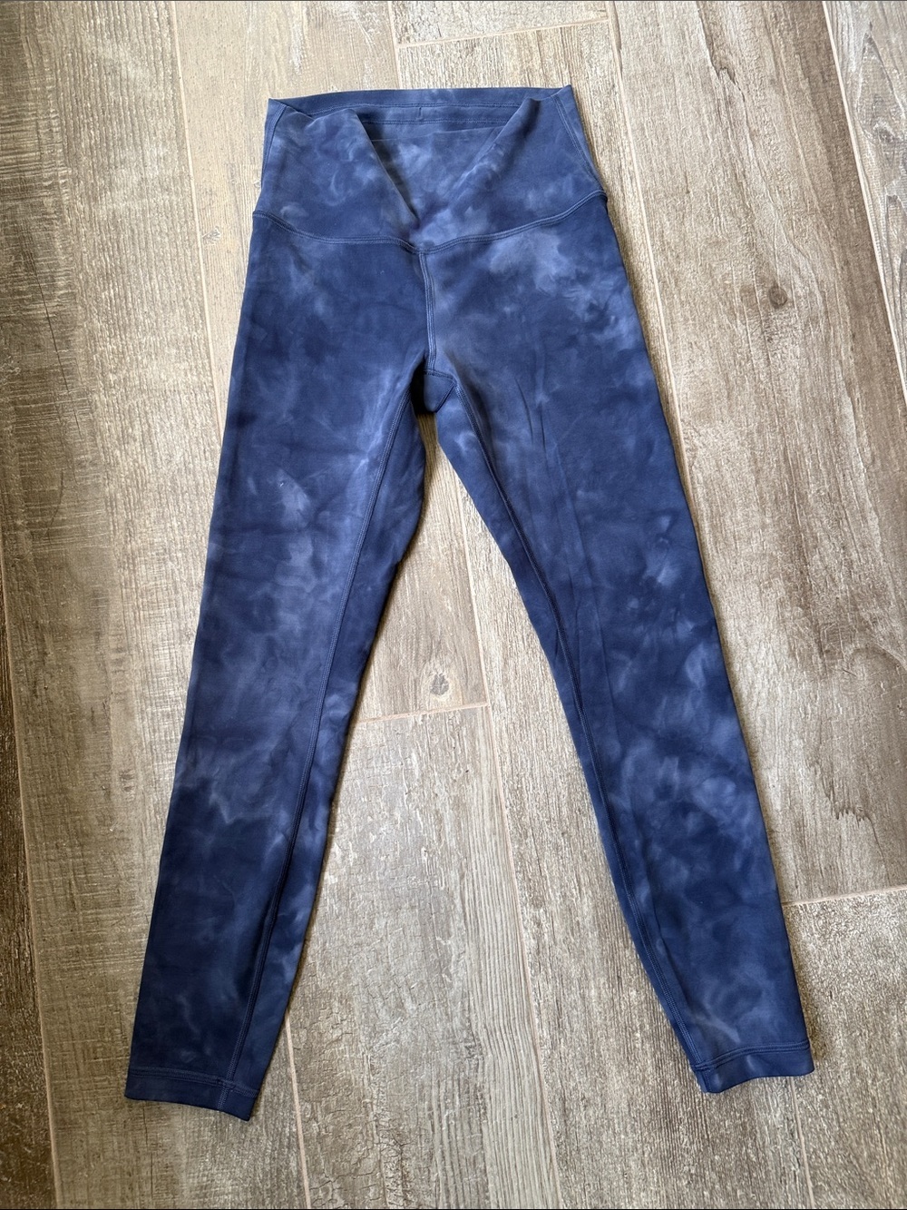 Lululemon Size 6 Navy Tie-Dye Leggings